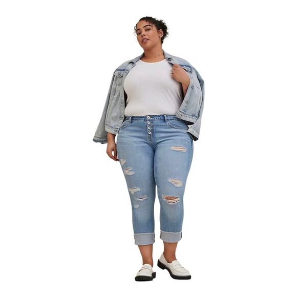 Torrid Classic Denim Crop Boyfriend Jean in Medium Wash - Picture 2 of 6